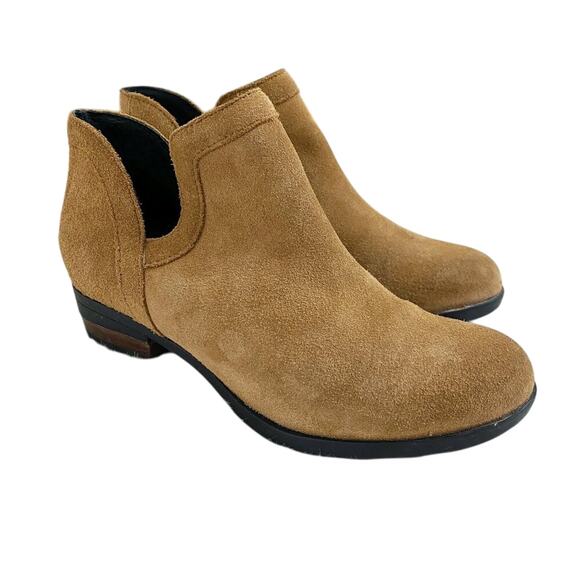 Sorel Tan Suede Ankle Booties Women's Size 6.5 EUC Pull On Almond Toe - Picture 1 of 10